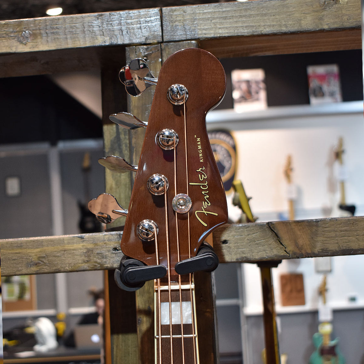 Fender Kingman Shaded Edge Burst Electro-Acoustic Bass Guitar W/Gig Bag