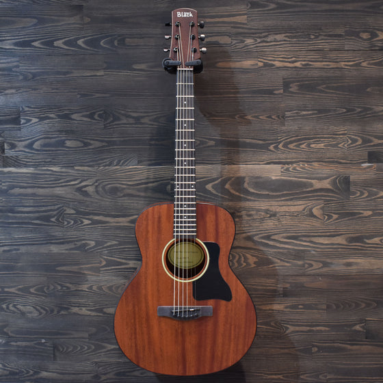 Adam Black O-2 E Travel Acoustic Guitar w/ Gig Bag