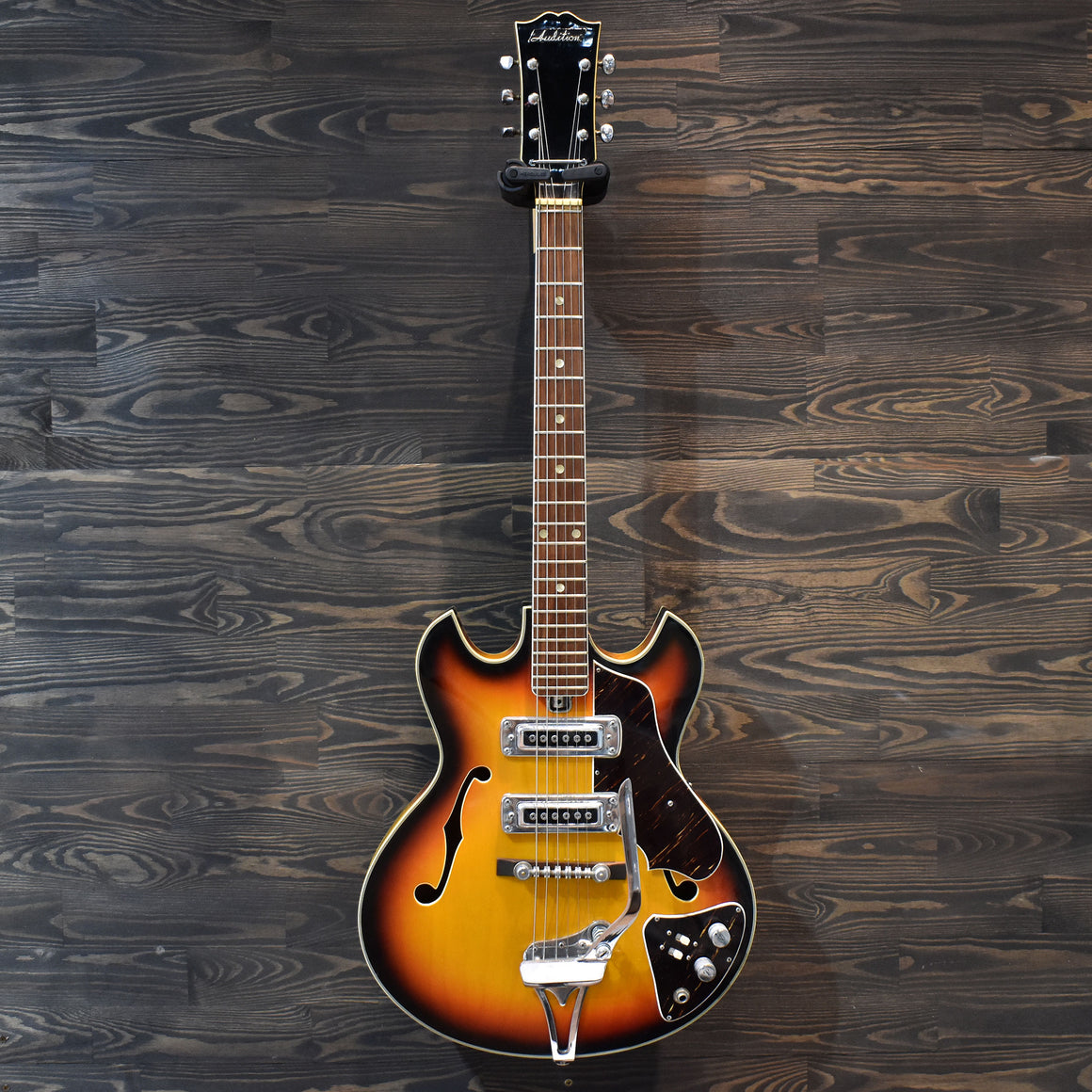 Audition Tiesco Semi Hollow 3-Tone-Sunburst Electric Guitar w/Gig Bag