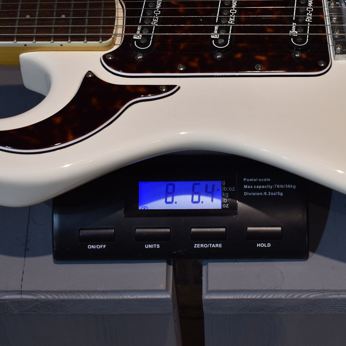 2004 40th Anniversary Burns Hank Marvin White Electric Guitar w/Hard Case (1638) (Pre-Owned)