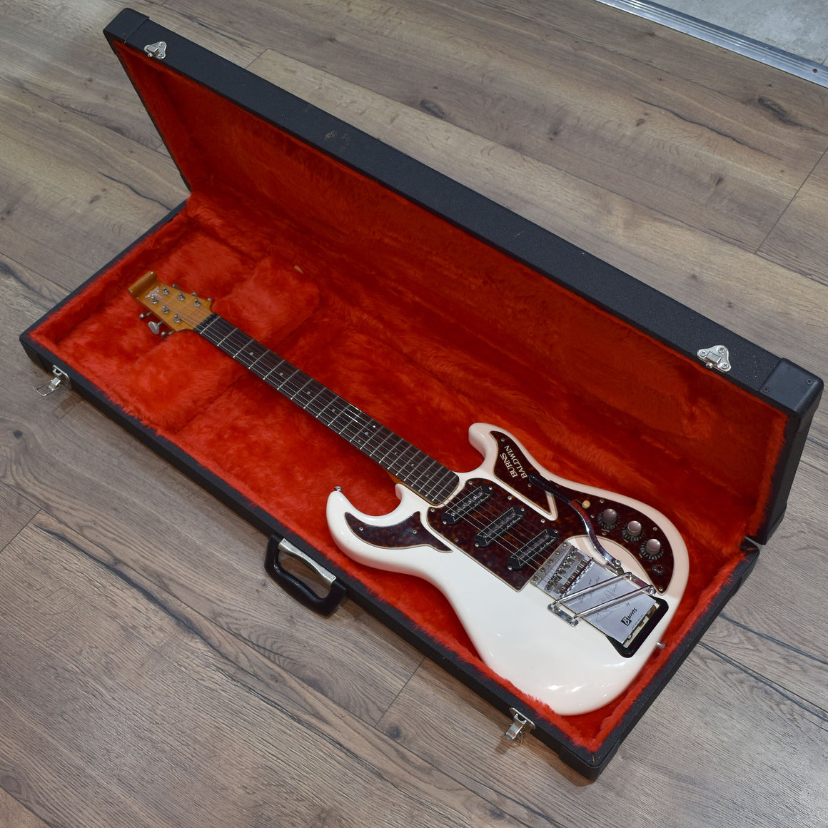 2004 40th Anniversary Burns Hank Marvin White Electric Guitar w/Hard Case (1638)