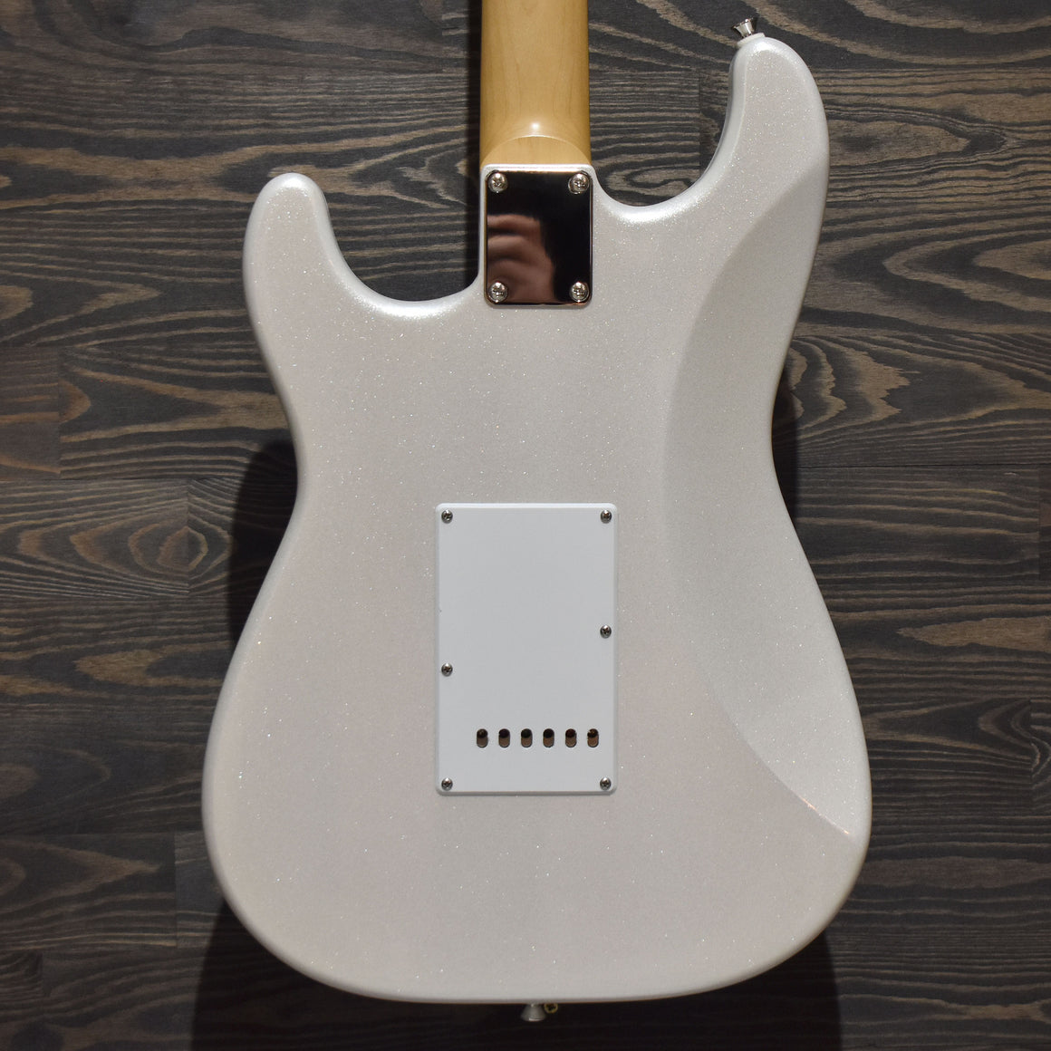 Caydence Discovery Scorpio Phantom White Gloss