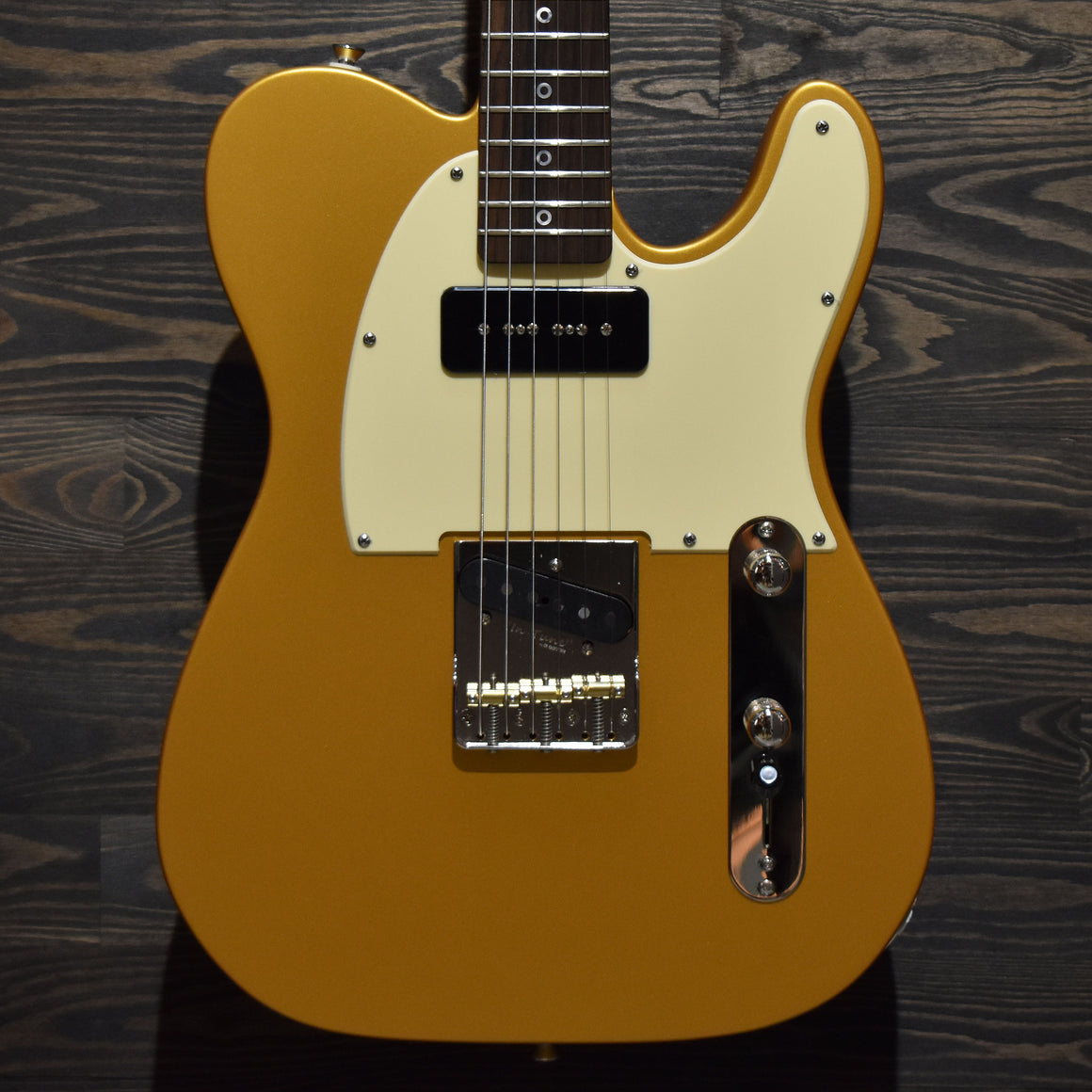 Caydence Discovery Triton Dorado Gold Satin