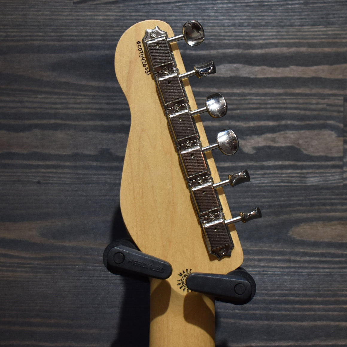 Caydence Discovery Triton Dorado Gold Satin