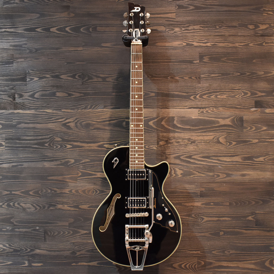 Duesenberg Starplayer III Black w/Hard Case (Pre-Owned)