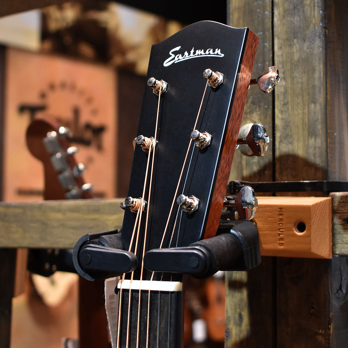 Eastman E1SS-SB Sunburst Acoustic Guitar w/Soft Case