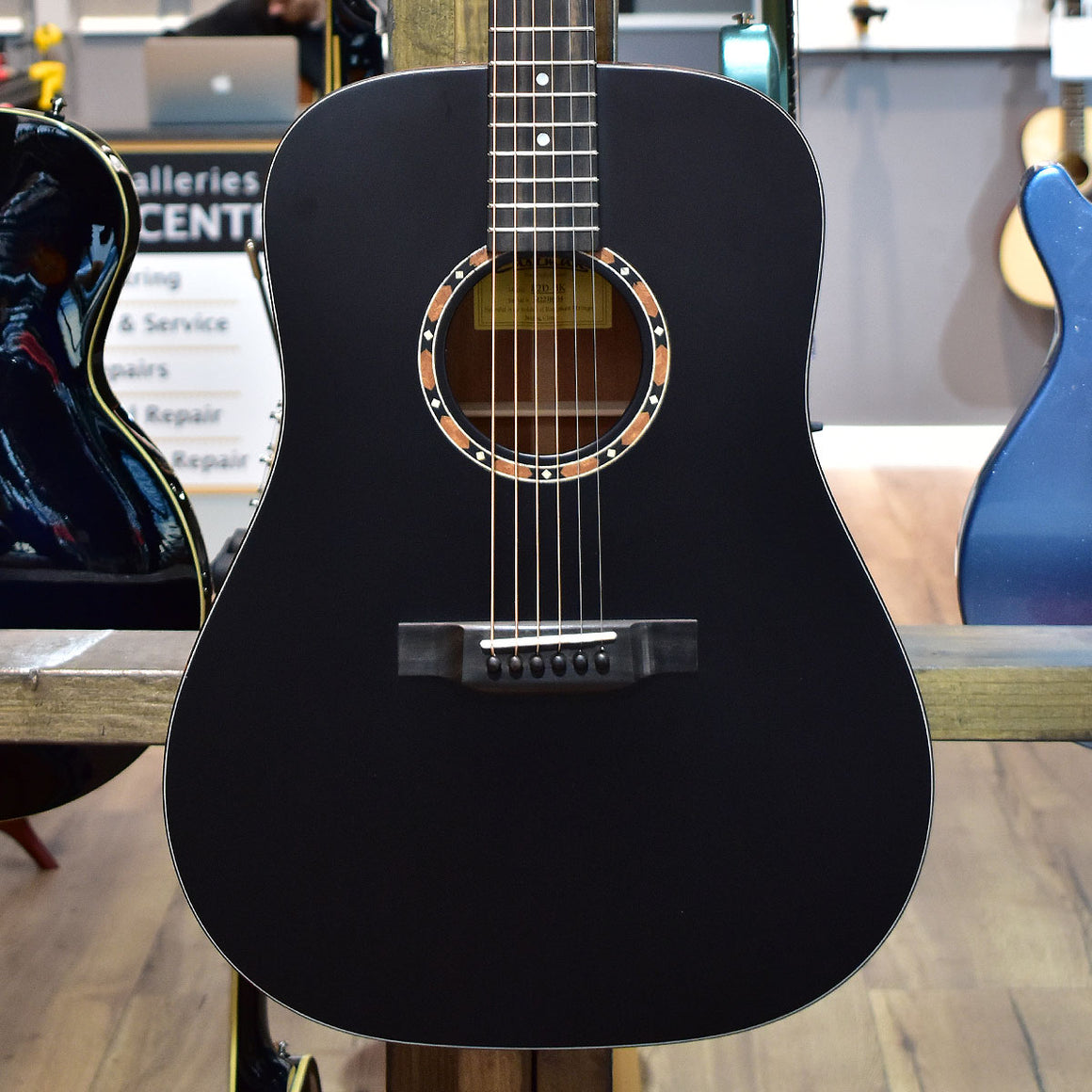 Eastman E2D-BK Black Acoustic Guitar w/Gig Bag