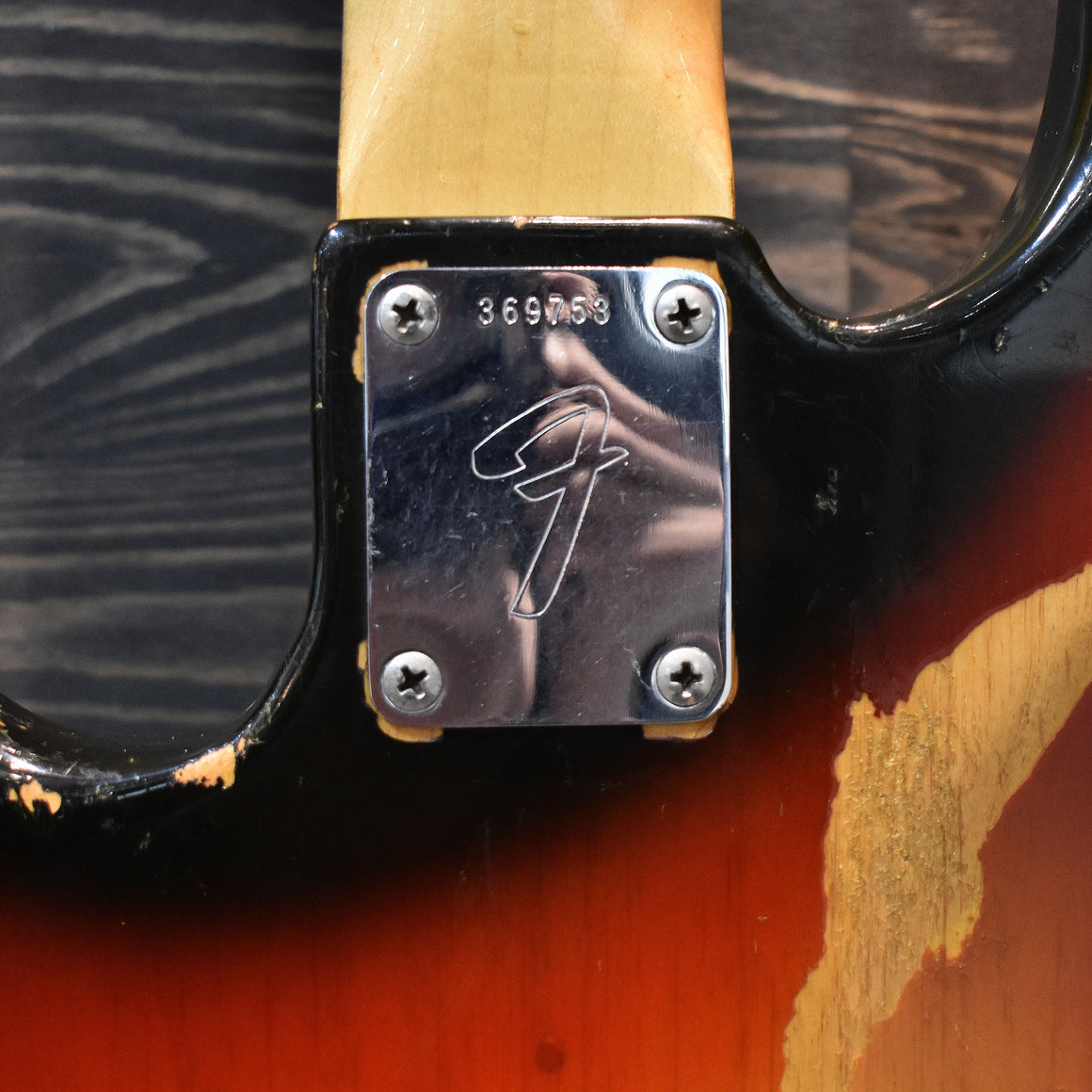 Fender Vintage 1972 Jazz Bass 3 Tone Sunburst w/Hard Case (Pre-Owned)