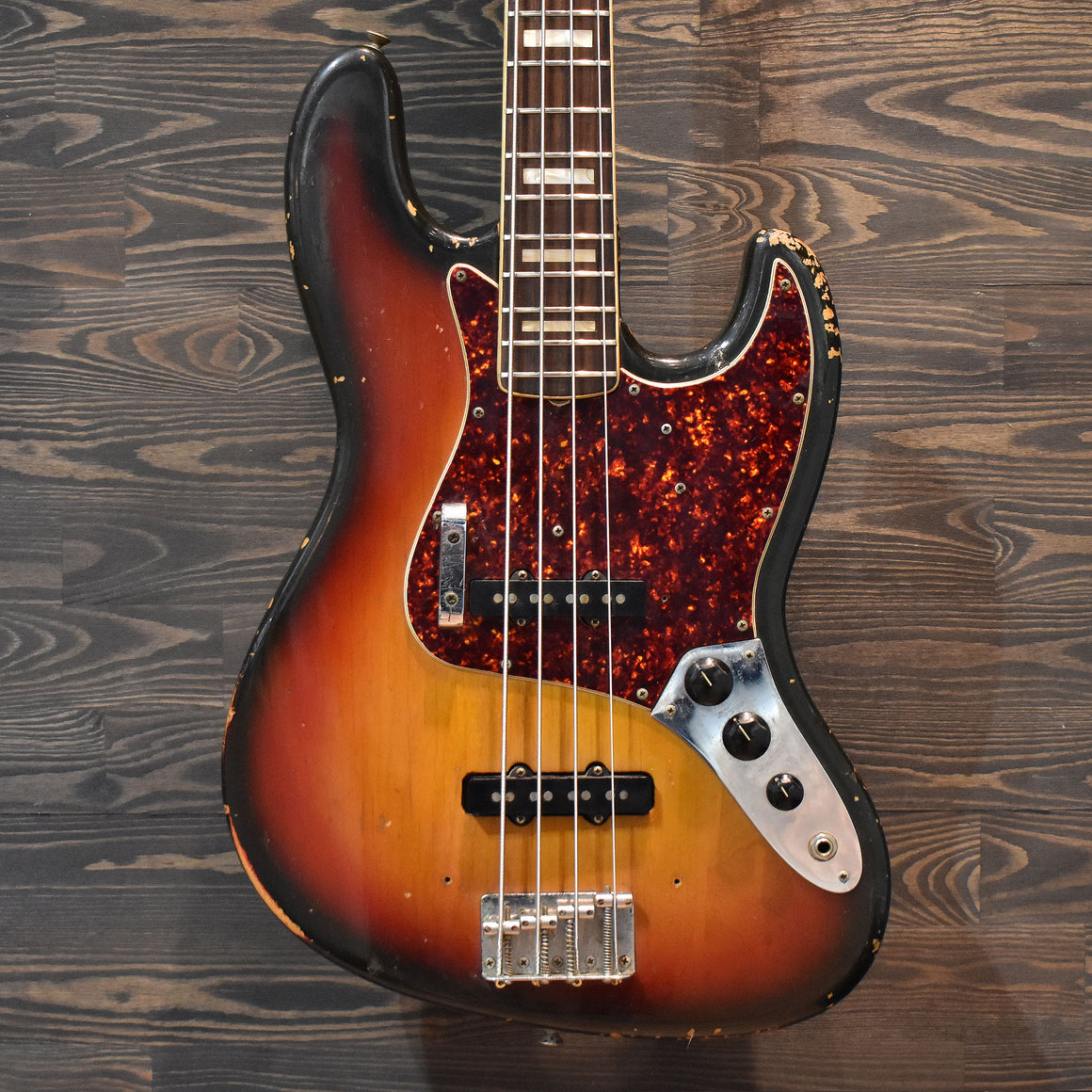 Fender Vintage 1972 Jazz Bass 3 Tone Sunburst w/Hard Case (Pre-Owned)