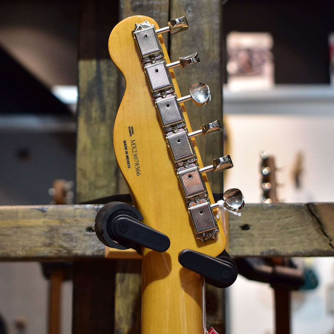 Fender Vintera II '50s Nocaster Blackguard Blonde Electric Guitar w/Gig Bag