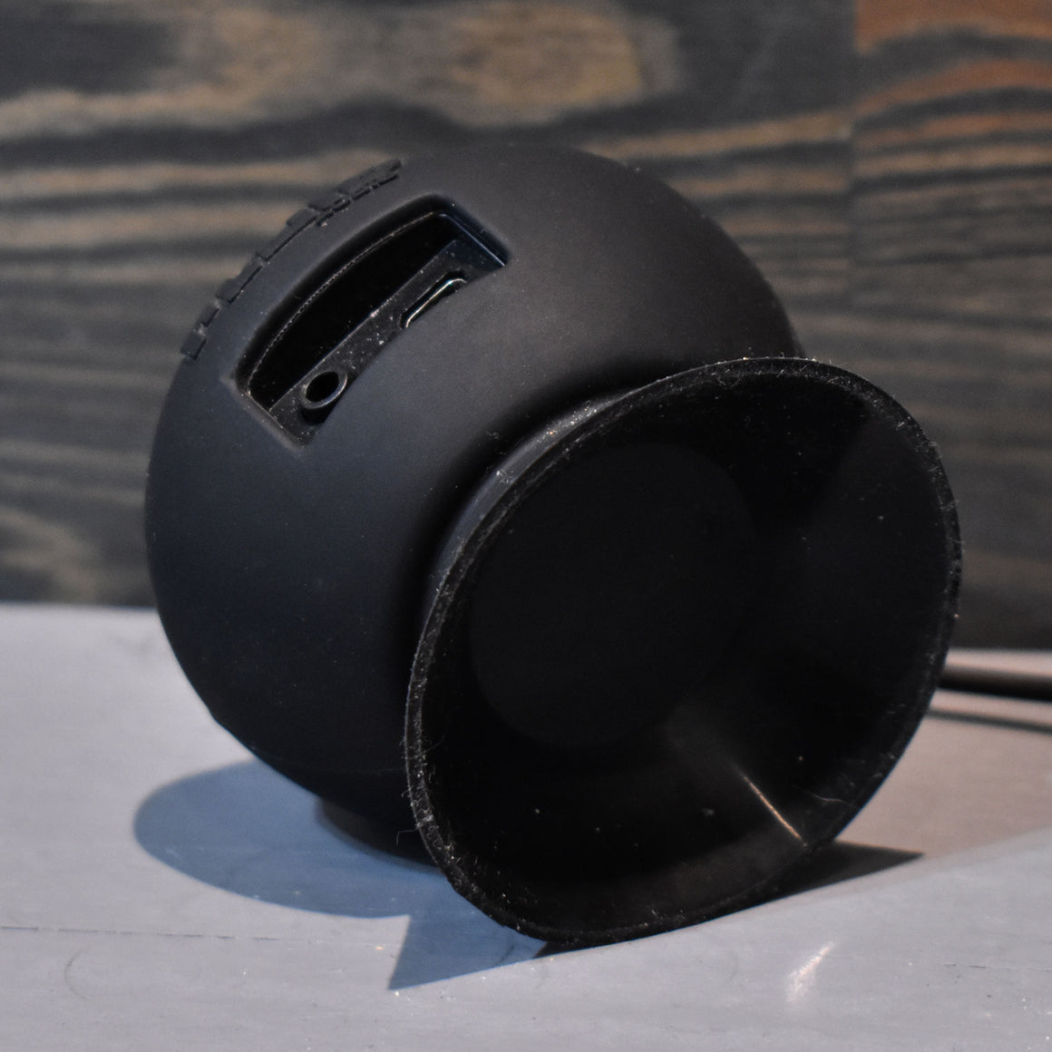 Fluid Audio Strum Buddy Stick-On Guitar Amplifier with Overdrive, Reverb & Chorus (Pre-Owned)