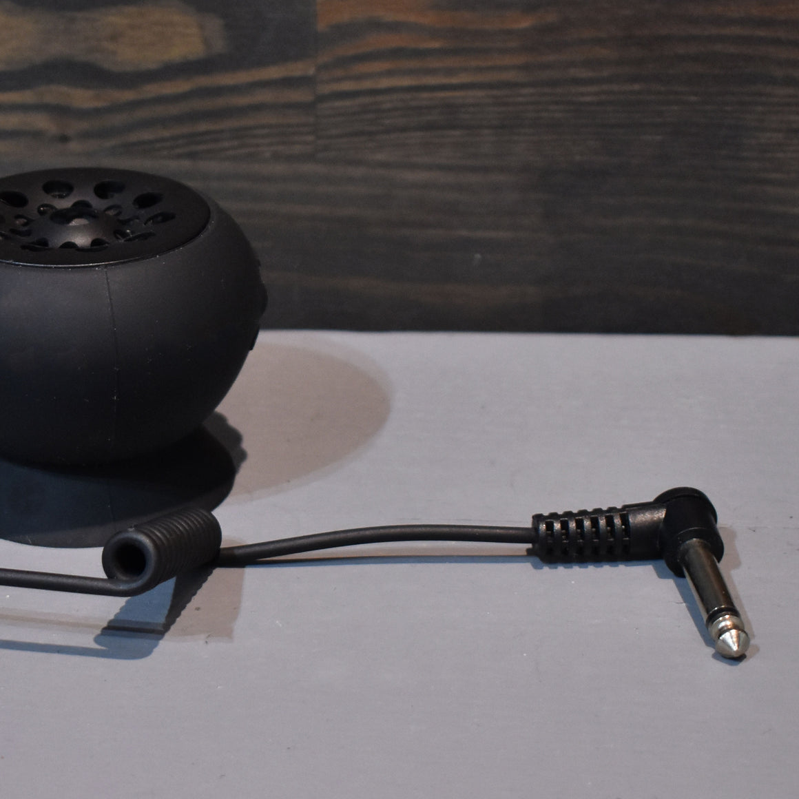 Fluid Audio Strum Buddy Stick-On Guitar Amplifier with Overdrive, Reverb & Chorus (Pre-Owned)