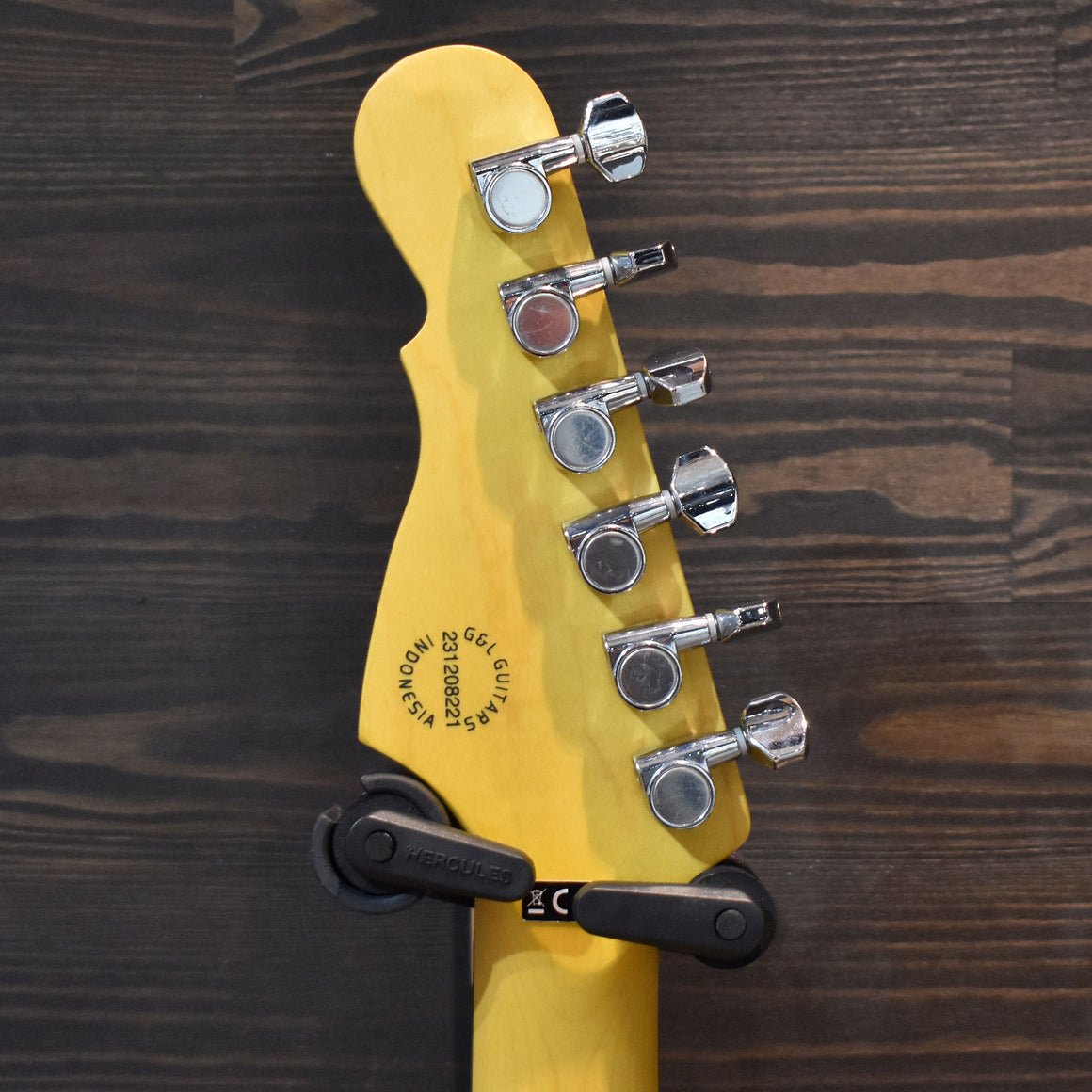 G&L Tribute Series Legacy 3-Tone Sunburst