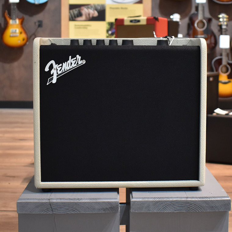 Fender Limited Edition LT25 Guitar Amplifier Blonde