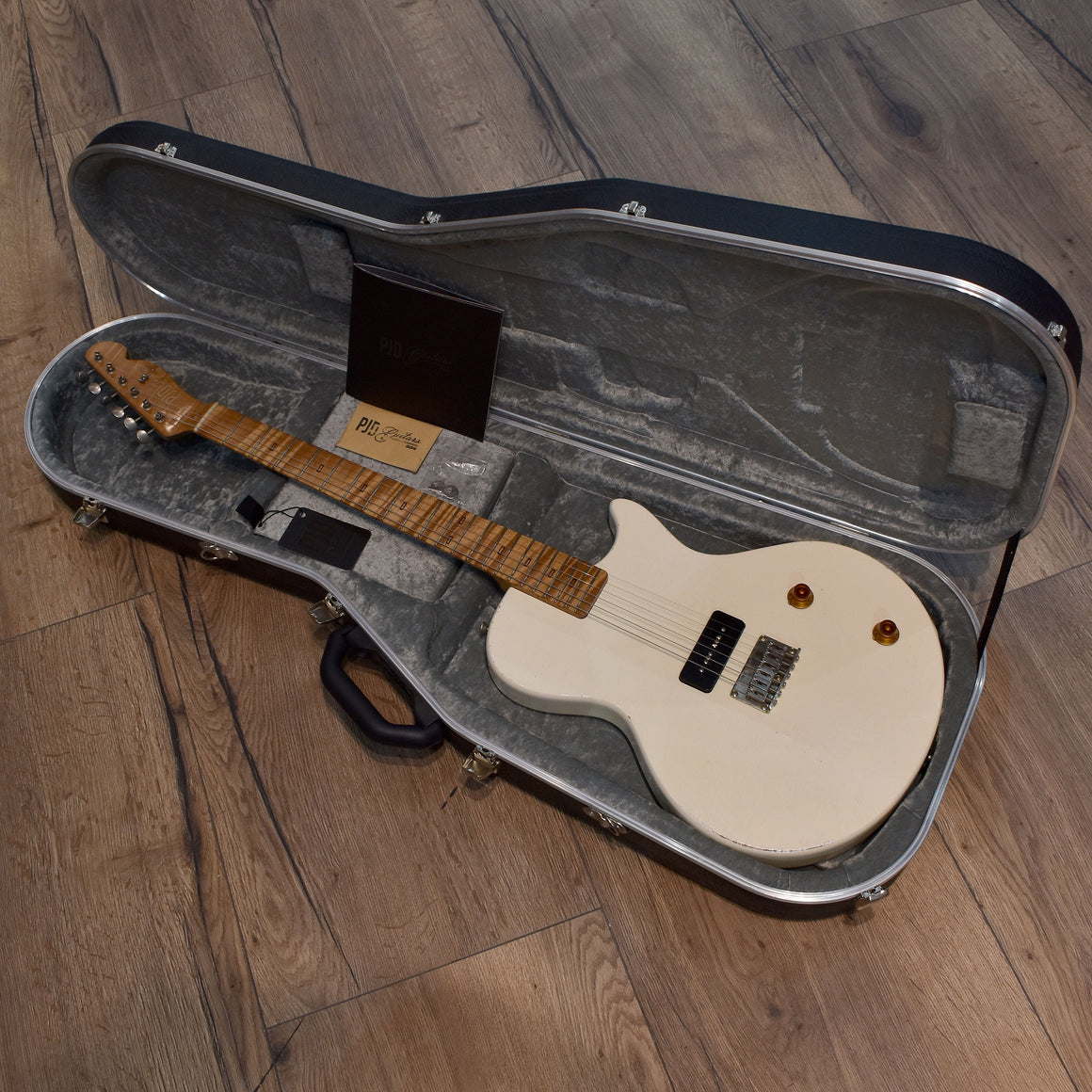 PJD Carey Apprentice Aged Cream Soda W/Hard Case (Pre-Owned)