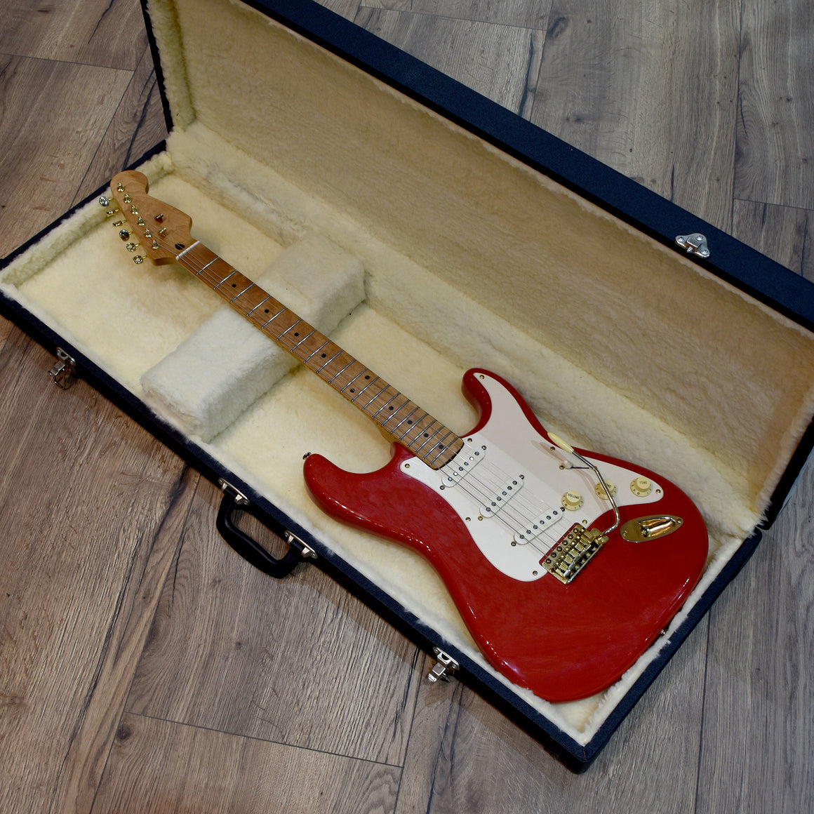 Hank Marvin Partscaster Electric Guitar Red w/ Hard Case (Pre-Owned)