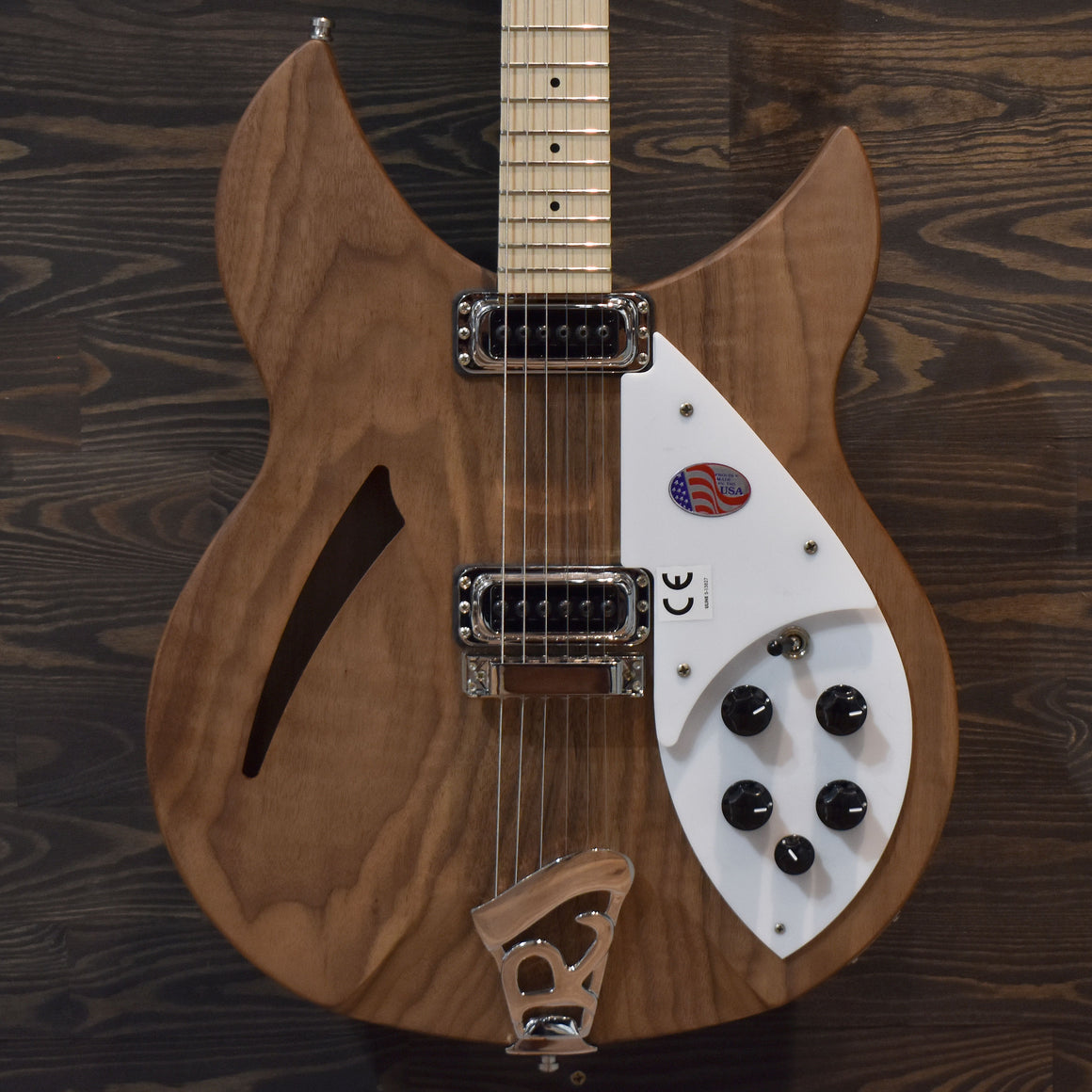 Rickenbacker 330 Electric Guitar Walnut W/Hard Case
