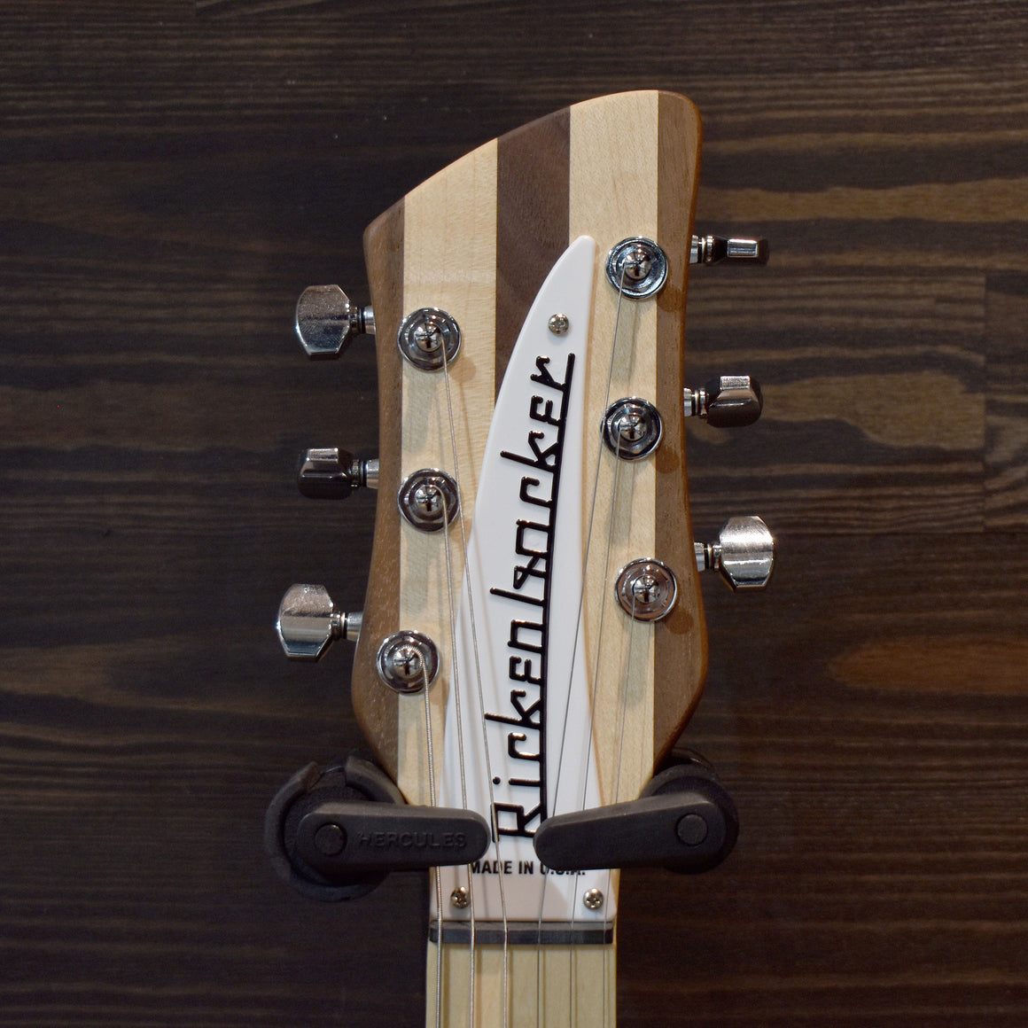 Rickenbacker 330 Electric Guitar Walnut W/Hard Case