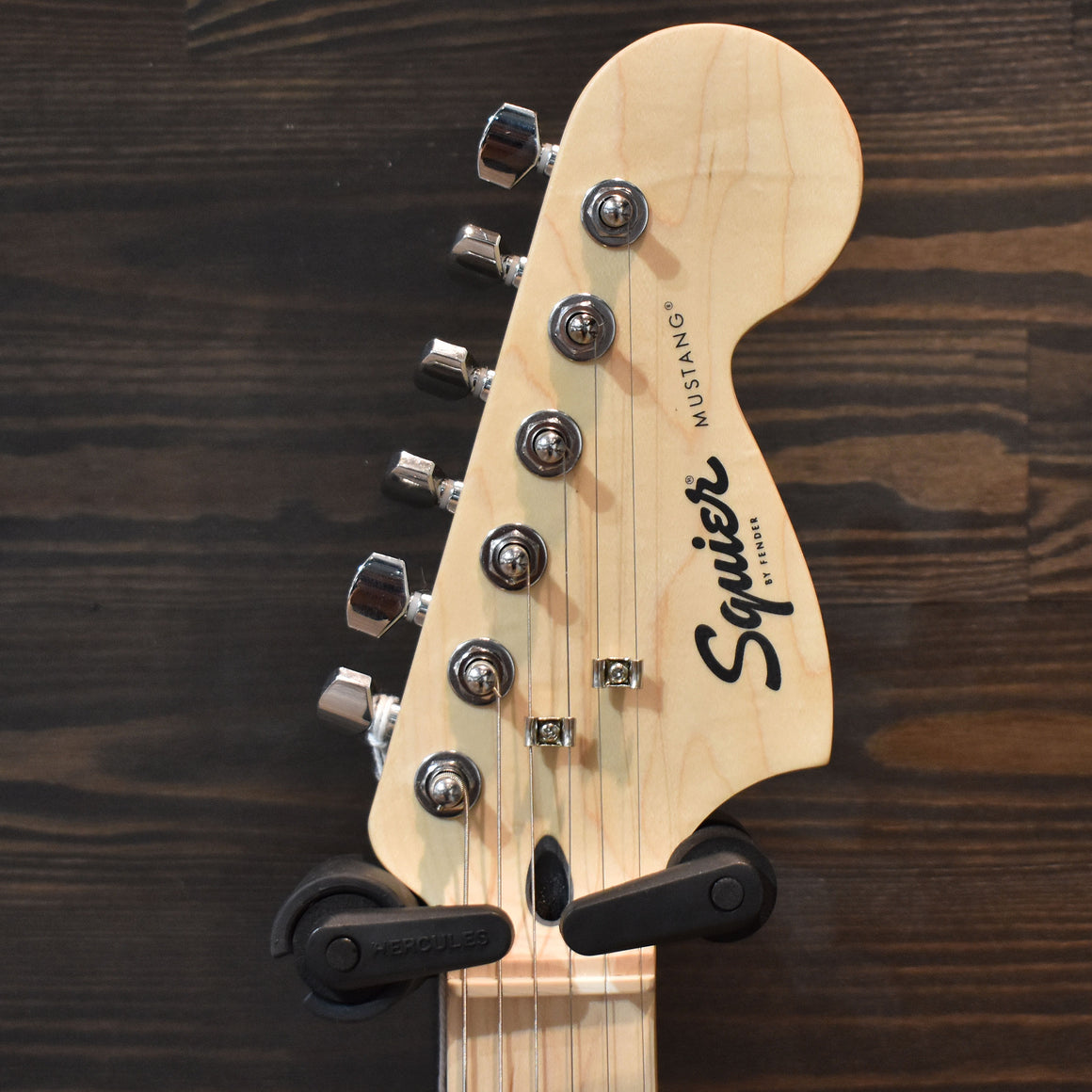 Squier Sonic Mustang Electric Guitar 2-Tone-Sunburst