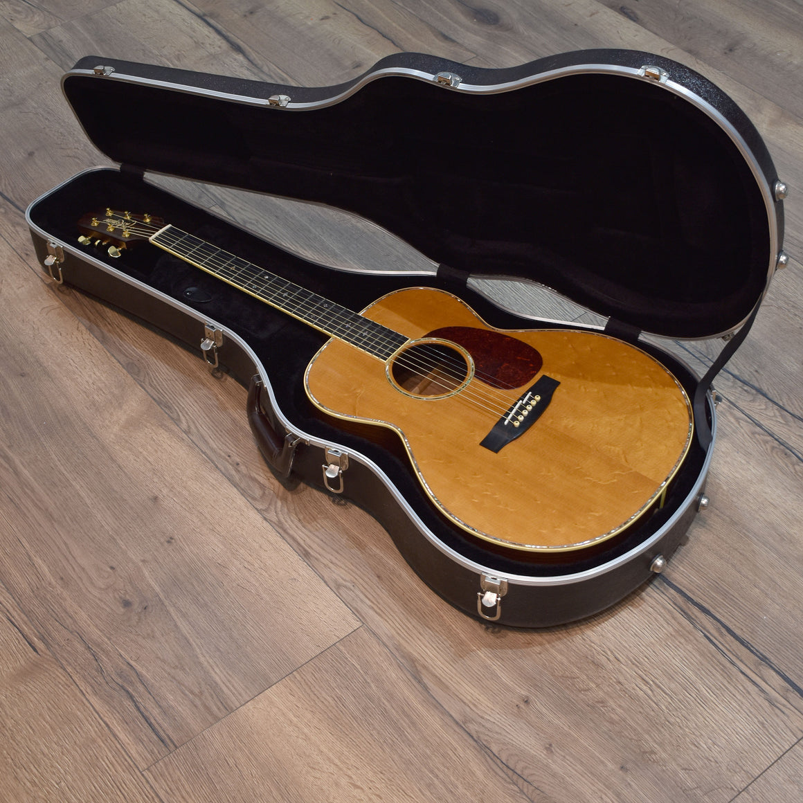 Takamine NV460S Acoustic Guitar w/Hard Case (Pre-Owned)