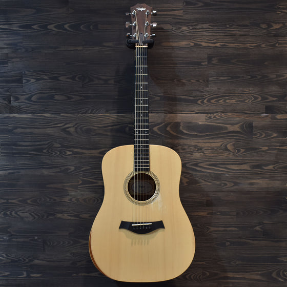 Taylor A10e Electro-Acoustic Guitar w/Gig Bag (Pre-Owned)